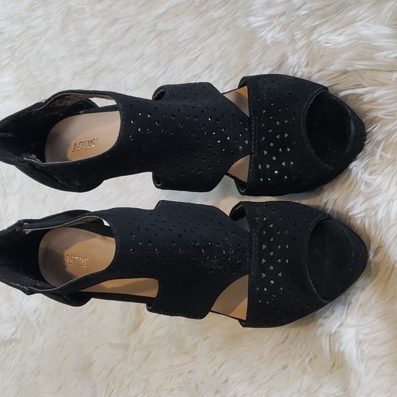 APT. 9 Stiletto Black Heeled Platform Sandals Size 7 - Picture 2 of 8